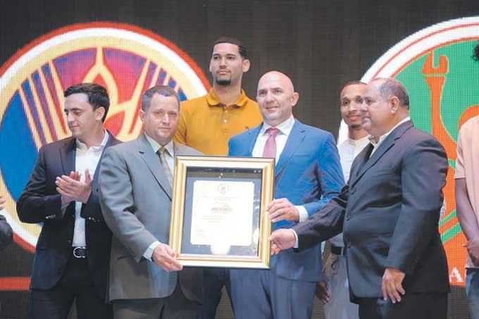 Asociación de Cronistas Deportivos de Santiago (ACDS) Premia a Los Metros de Santiago